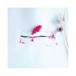 aquarelle abstraite brodée avec de la laine fushia