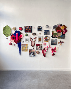 Les variations textiles Open Bach Galerie 1 Exposition d'art textile, "les variations textiles" à la galerie Openbach; Vincennes. Représentation de la diversité créative dans l'art textile contemporain en france. Clarissa Vasté artiste textile émergente à suivre absolument